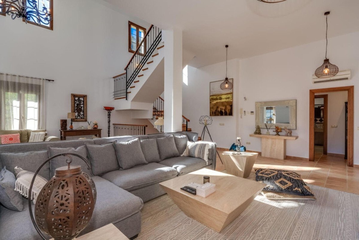 4-c23c0f86247804fa50226aecd8b0b2c8 (1)